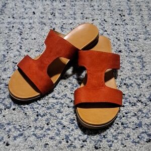 Elegant Tan Slide Sandals